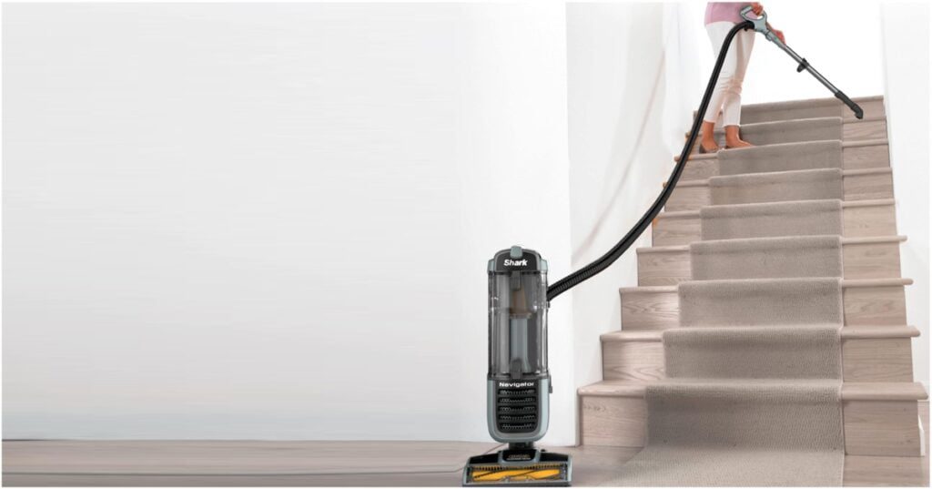 Shark ZU62 Navigator Zero-M Self-Cleaning Brushroll Pet Pro Upright Vacuum Review - VakuumKleena